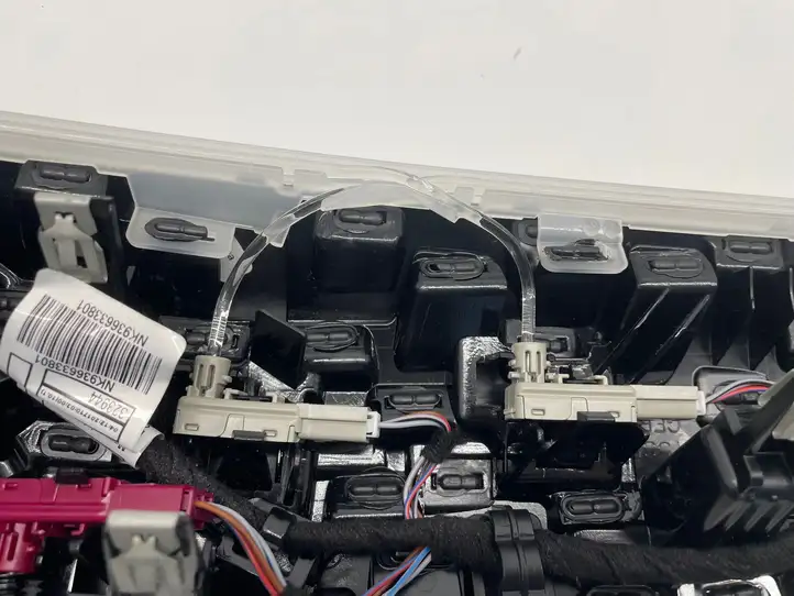 BMW 5 G30 G31 (2016 - ) 8070622 Отделка внутренней панели салона — фото 2
