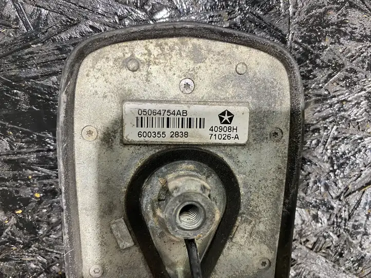 Dodge Challenger (2010 - 2014)  05064754 Антенна (антенна GPS)