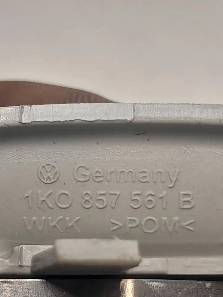 Volkswagen Golf Plus (2004 - 2008) 1K0857561B Крепление солнцезащитного козырька — фото 3
