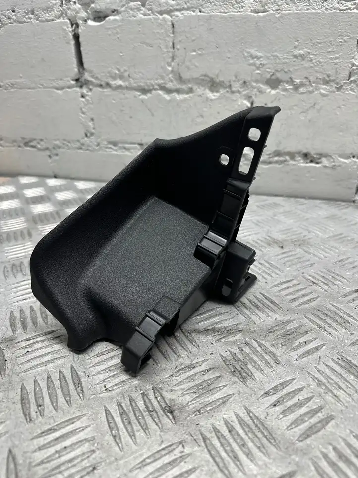 Audi A3/S3 8V (2012 - 2016) 8V0863423 Накладка ремня безопасности — фото 1