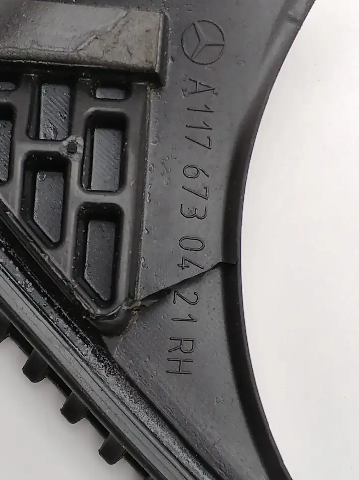 Mercedes-Benz CLA C117,X117,W117 (2013 - 2019) A1176730421 Уплотнитель передней двери (кузов) — фото 3