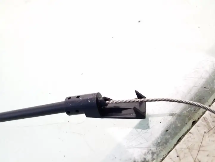 Volkswagen Polo (2001 - 2005)  6Q4837085A Трос передней двери