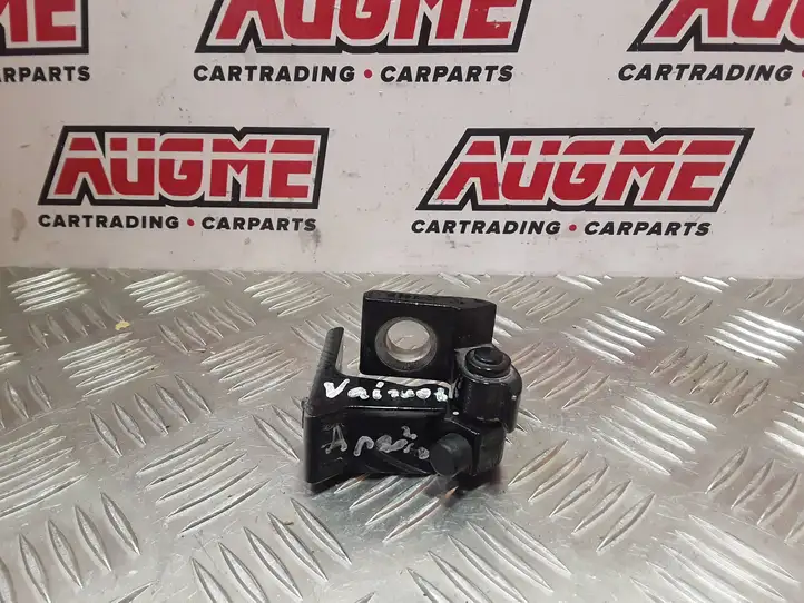 Volkswagen T-Roc (2017 - )  8X0831403E Нижняя петля передней двери