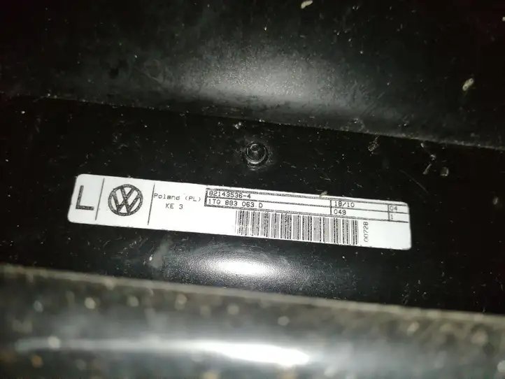 Volkswagen Touran I (2003 - 2010) 1T0883063D Заднее сиденье — фото 4