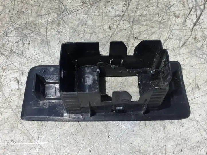 Toyota Verso (2009 - 2012) 742720F010 Накладка кнопки стеклоподъемника — фото 3