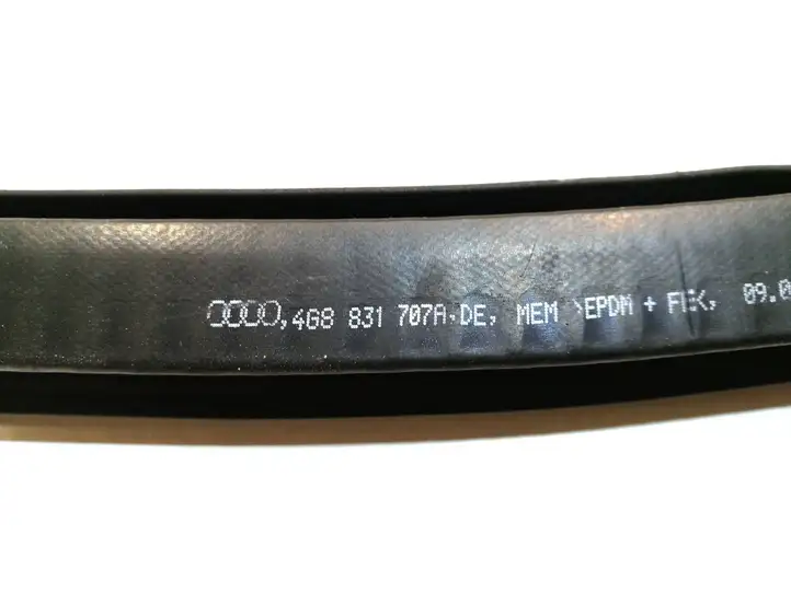 Audi A7 S7 4G (2010 - 2014) 4G8831707A Уплотнитель передней двери (кузов) — фото 2