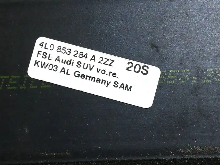 Audi Q7 4L (2005 - 2009) 4L0853284A Накладка стекла передней двери — фото 2