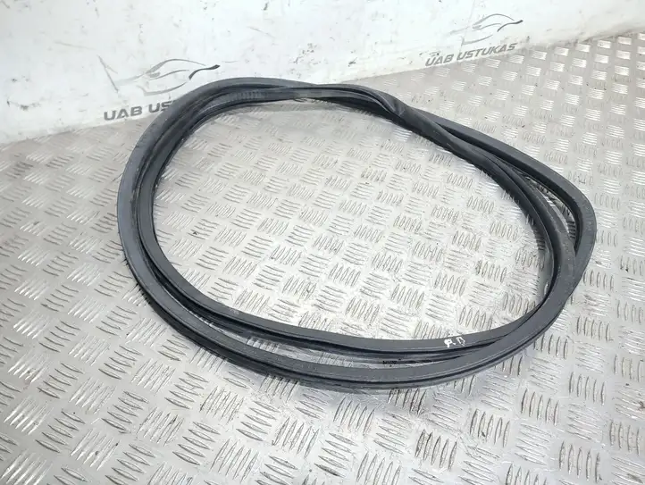 Porsche Cayenne (9PA) (2002 - 2010) 7L0867365A Уплотнитель передней двери (кузов) — фото 2