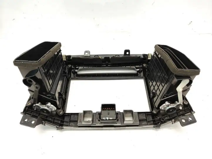 Hyundai Santa Fe (2005 - 2009) 974202B000 Центральный воздушный дефлектор — фото 6