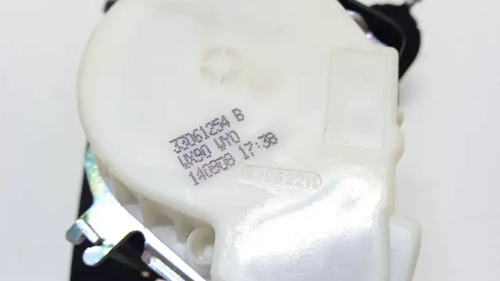 BMW 7 F01 F02 F03 F04 (2008 - 2016)  33061254B Задний ремень безопасности