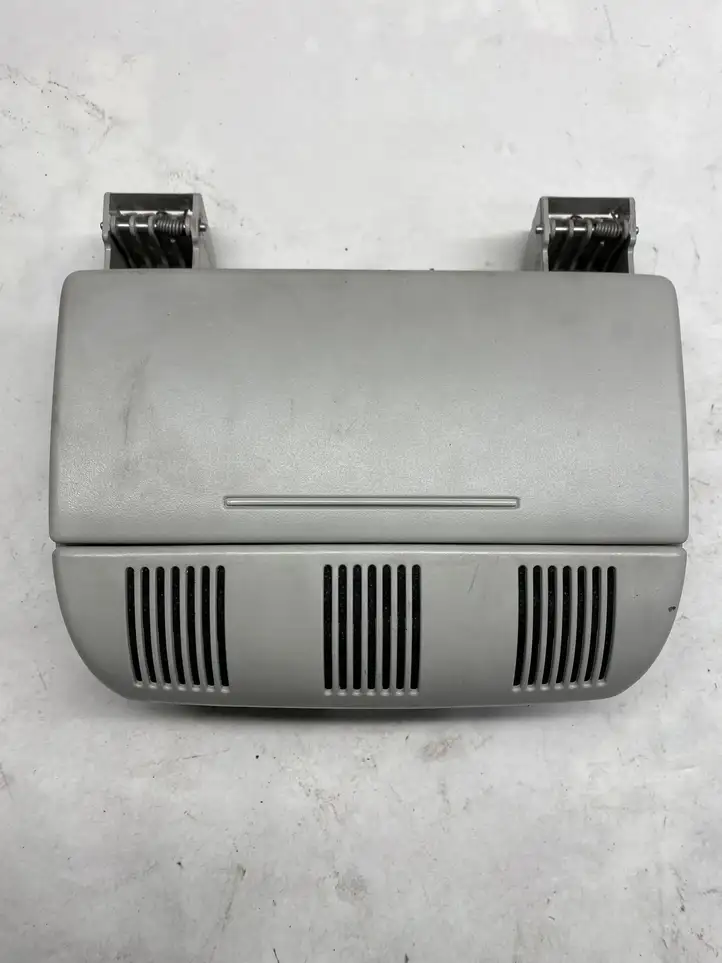 Skoda Octavia Mk2 (1Z) (2004 - 2013) 1Z0868565 Вещевой ящик — фото 1