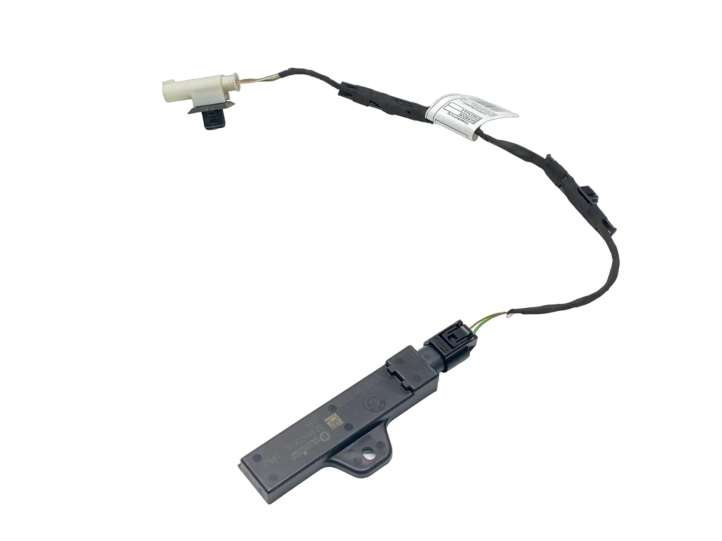 65205A1D0B2 BMW X5 G05 Interjero komforto antena