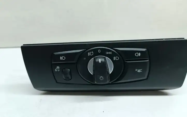 BMW X5 E70 (2006 - 2013) 9134727 Включатель фонарей — фото 3