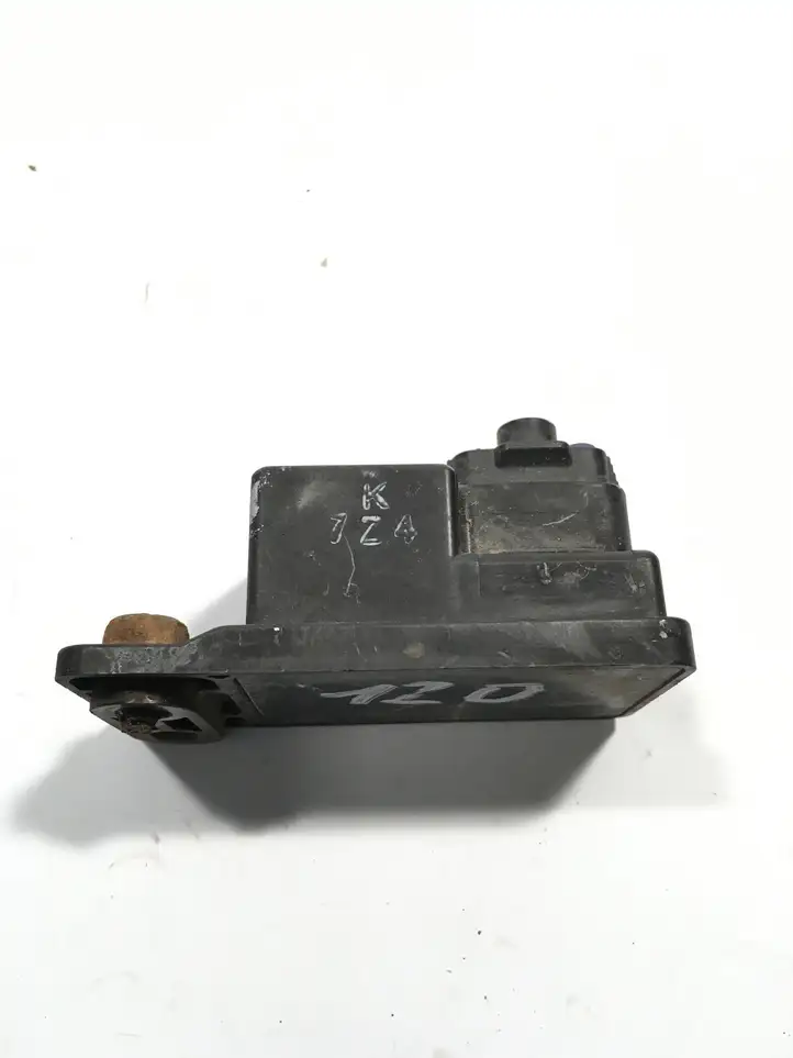 Toyota Land Cruiser (J120) (2002 - 2009) 8594260020 Реле омывателя фар — фото 4