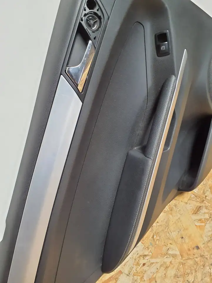 Mercedes-Benz ML W164 (2005 - 2011) 2041050 Обшивка задней двери — фото 3