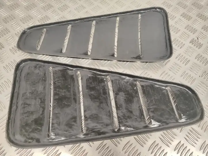 Ford Mustang V (2005 - 2014) Облицовка заднего бокового стекла — фото 8