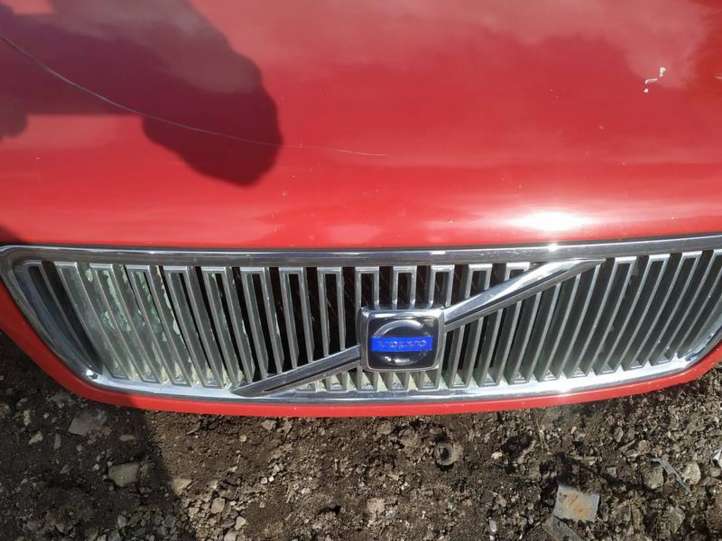 Volvo C70 Grotelės priekinės