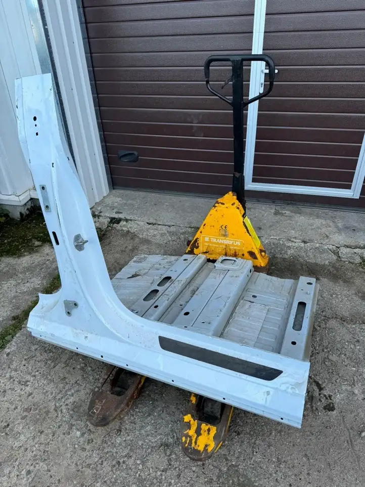 Tesla Model Y (2019 - 2024) Порог кузова — фото 2