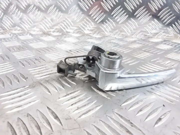 Mazda 6. (2002 - 2005)   Внутренняя ручка