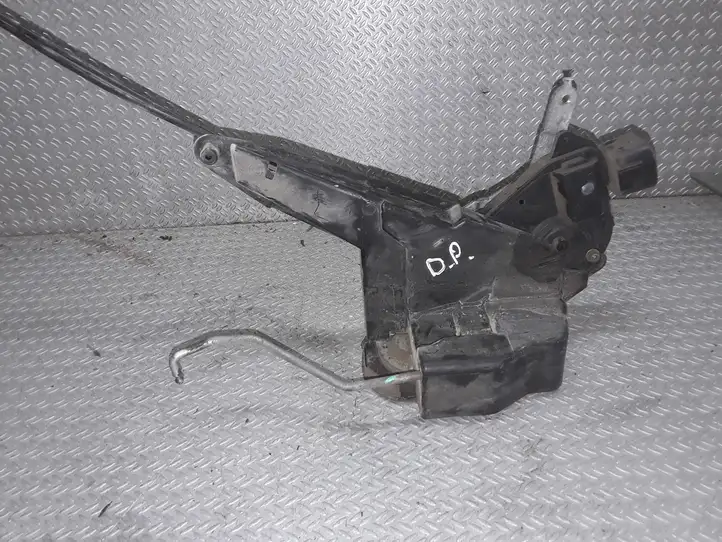 Toyota Corolla Verso E121 (2001 - 2004) Замок передней двери — фото 1