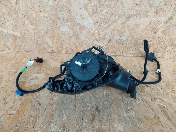 Audi A6 (2018 - )   Зеркало боковое с электрическим приводом