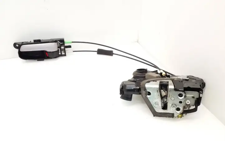 Suzuki Grand Vitara (2005 - 2008)  6061605 Замок передней двери