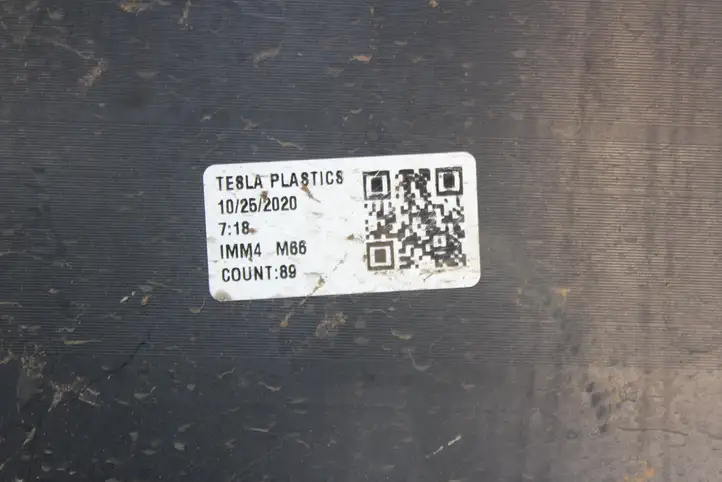 Tesla Model 3 (2017 - 2023) 152673800B Задняя боковая обшивка салона — фото 7