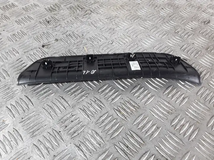 Kia Optima (2015 - 2018) 85879D4000 Внутренняя отделка заднего порога — фото 3
