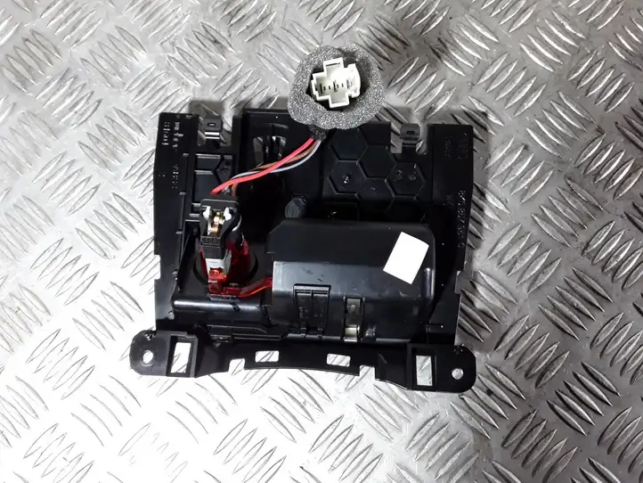 Audi Q5 SQ5 (2012 - 2017) 8K0857951C Передняя пепельница — фото 3
