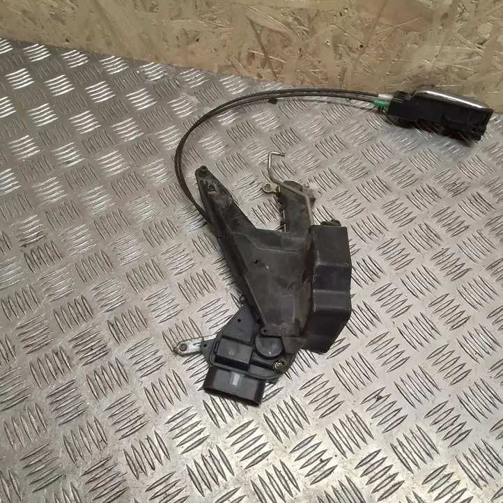 Toyota Corolla E120 E130 (2000 - 2004) Замок передней двери — фото 2