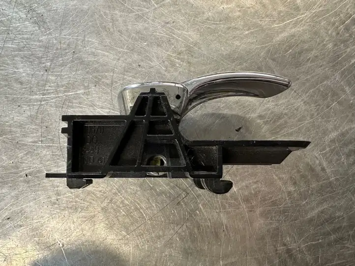 Nissan Qashqai (2010 - 2013) 80670JD08449 Внутренняя ручка двери — фото 2