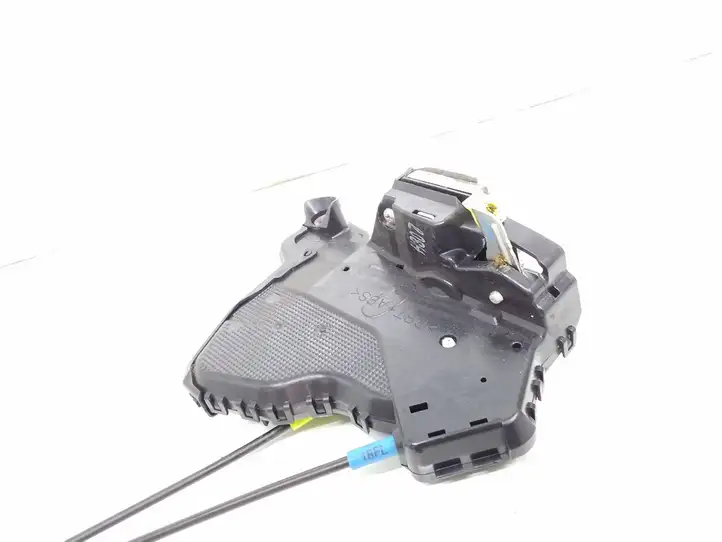 Toyota Avensis T250 (2006 - 2009)  A046693 Замок передней двери