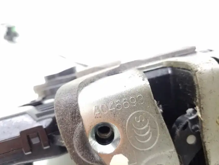 Toyota Avensis T250 (2006 - 2009)  A046693 Замок передней двери