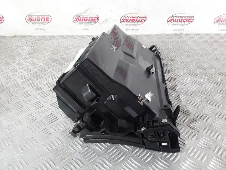 Lexus CT 200H (2010 - 2013) 5555076012 Бардачок в сборе — фото 4