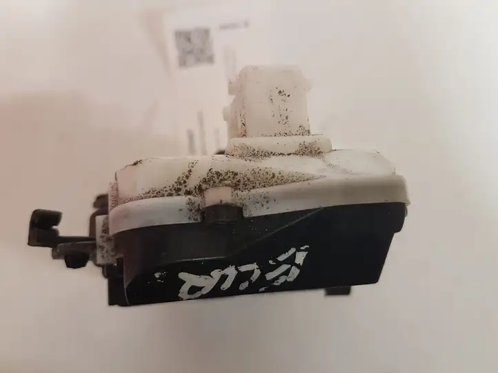 Peugeot 607 (2004 - 2010)   Замок передней двери