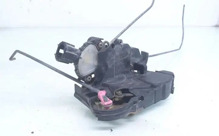 Subaru Legacy (1999 - 2003)   Замок передней двери