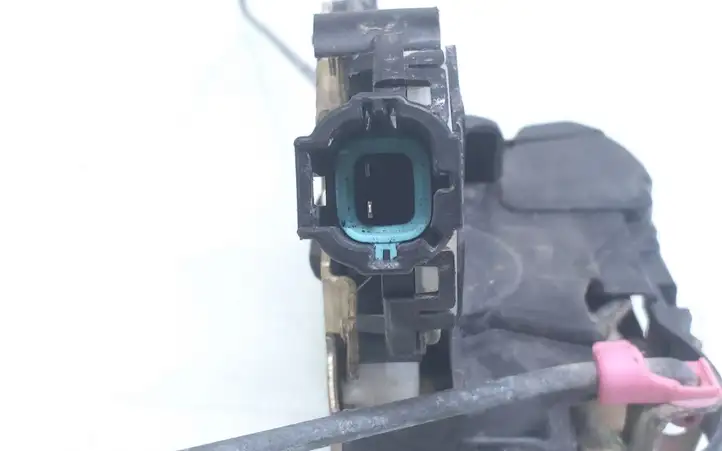 Subaru Legacy (1999 - 2003)   Замок передней двери