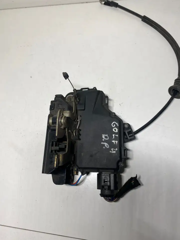 Volkswagen Golf IV (1998 - 2005) Замок передней двери — фото 2