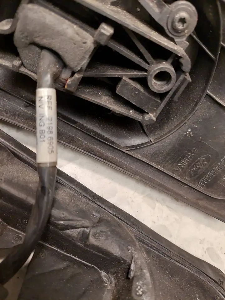Ford Focus (2005 - 2008) 21986905 Боковое зеркало с электроприводом — фото 2