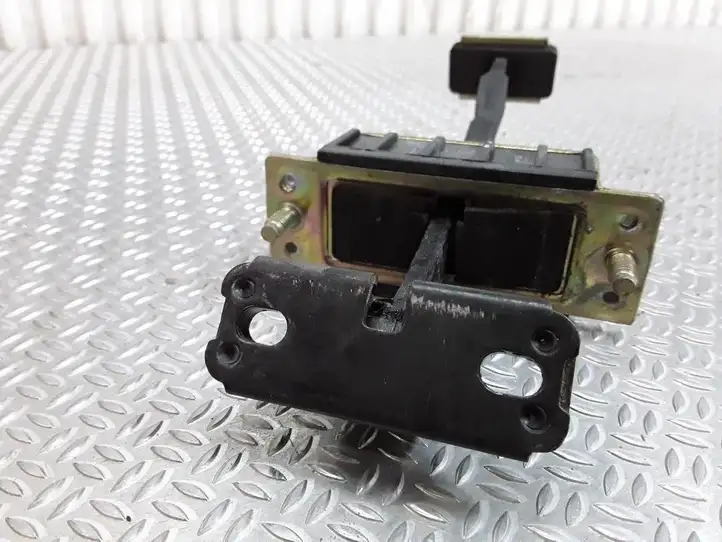 Mercedes-Benz E W211 (2002 - 2009) Ограничитель двери передней — фото 2