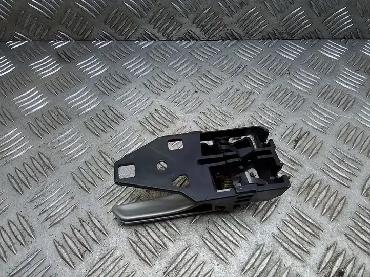 Toyota Prius (XW30) (2009 - 2015) Внутренняя ручка двери — фото 4