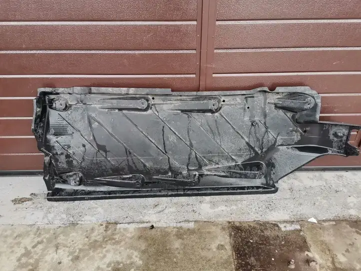 Audi A1 (2010 - 2014) 6R0825202D Защита днища — фото 2