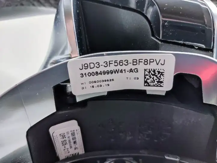 Jaguar I-Pace (2018 - ) J9D3-3F563-BF8PVJ Руль — фото 3