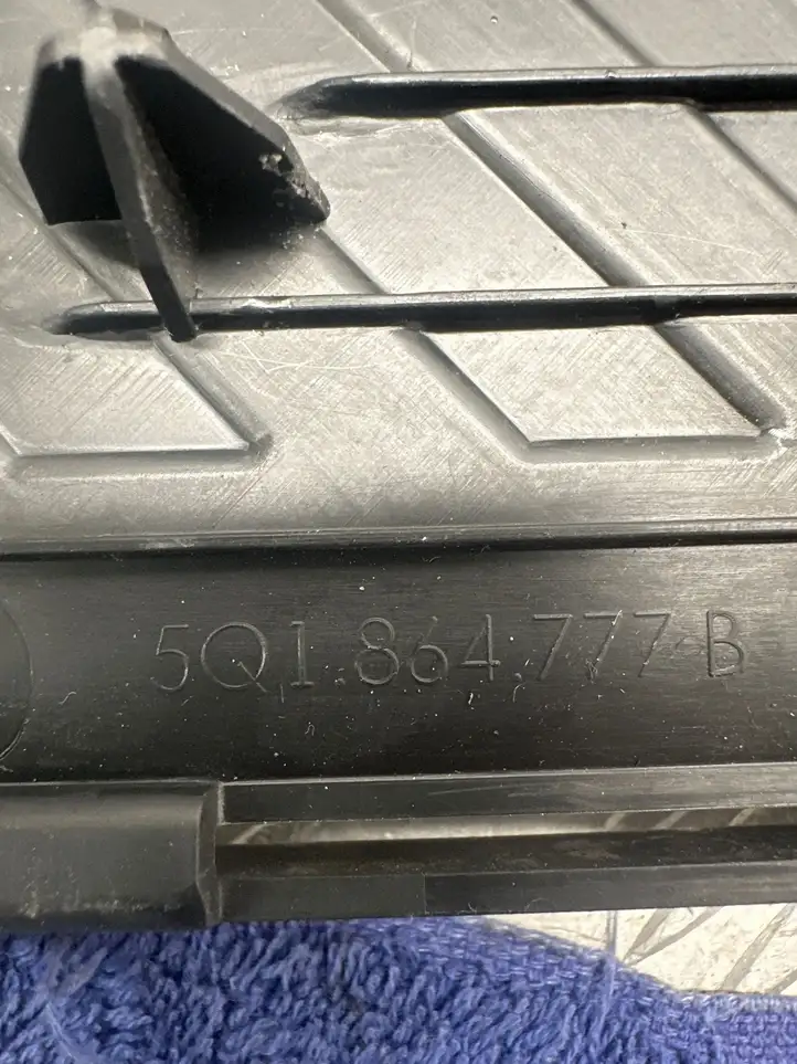Audi A3/S3 8V (2012 - 2016) 5Q1864777B Подставка для ноги — фото 2