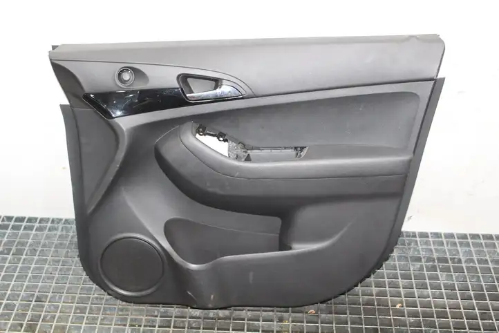 Chevrolet Orlando (2010 - 2015) Обшивка передней двери — фото 1
