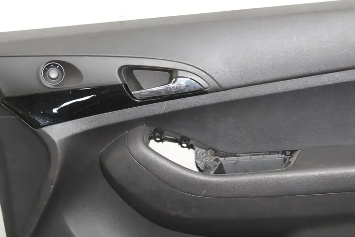 Chevrolet Orlando (2010 - 2015) Обшивка передней двери — фото 2
