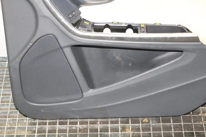 Volvo S60 (2013 - 2018) Обшивка передней двери — фото 3
