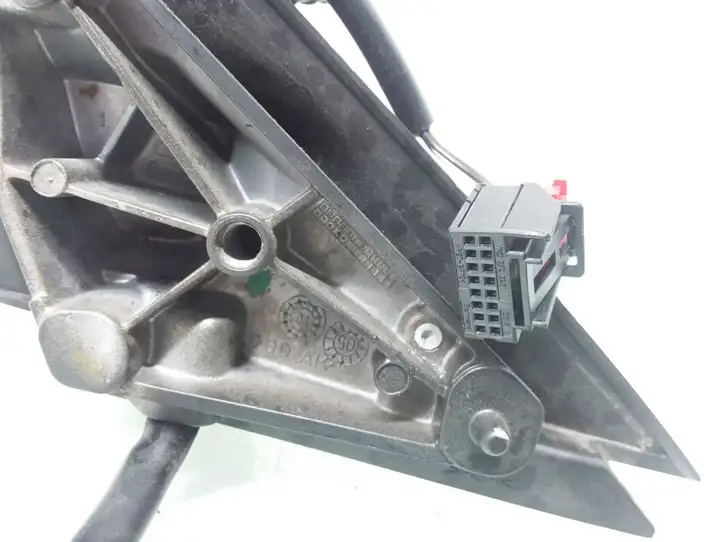 Audi A3/S3 8P (2004 - 2008)   Зеркало боковое с электрическим приводом