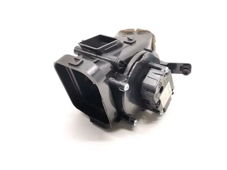 Audi A8 (2010 - 2014)  4H2819354 Боковая воздушный дефлектор