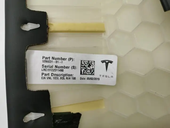 Tesla Model 3 (2017 - 2023) 1096031-01-I Обшивка сидений — фото 2